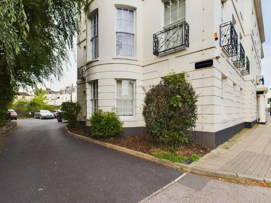 The Grove King Bed Wi-Fi Ev Charger Apartman Cheltenham Kültér fotó