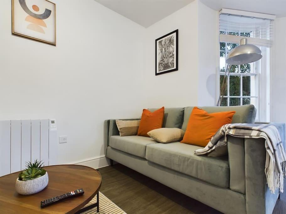 The Grove King Bed Wi-Fi Ev Charger Apartman Cheltenham Kültér fotó