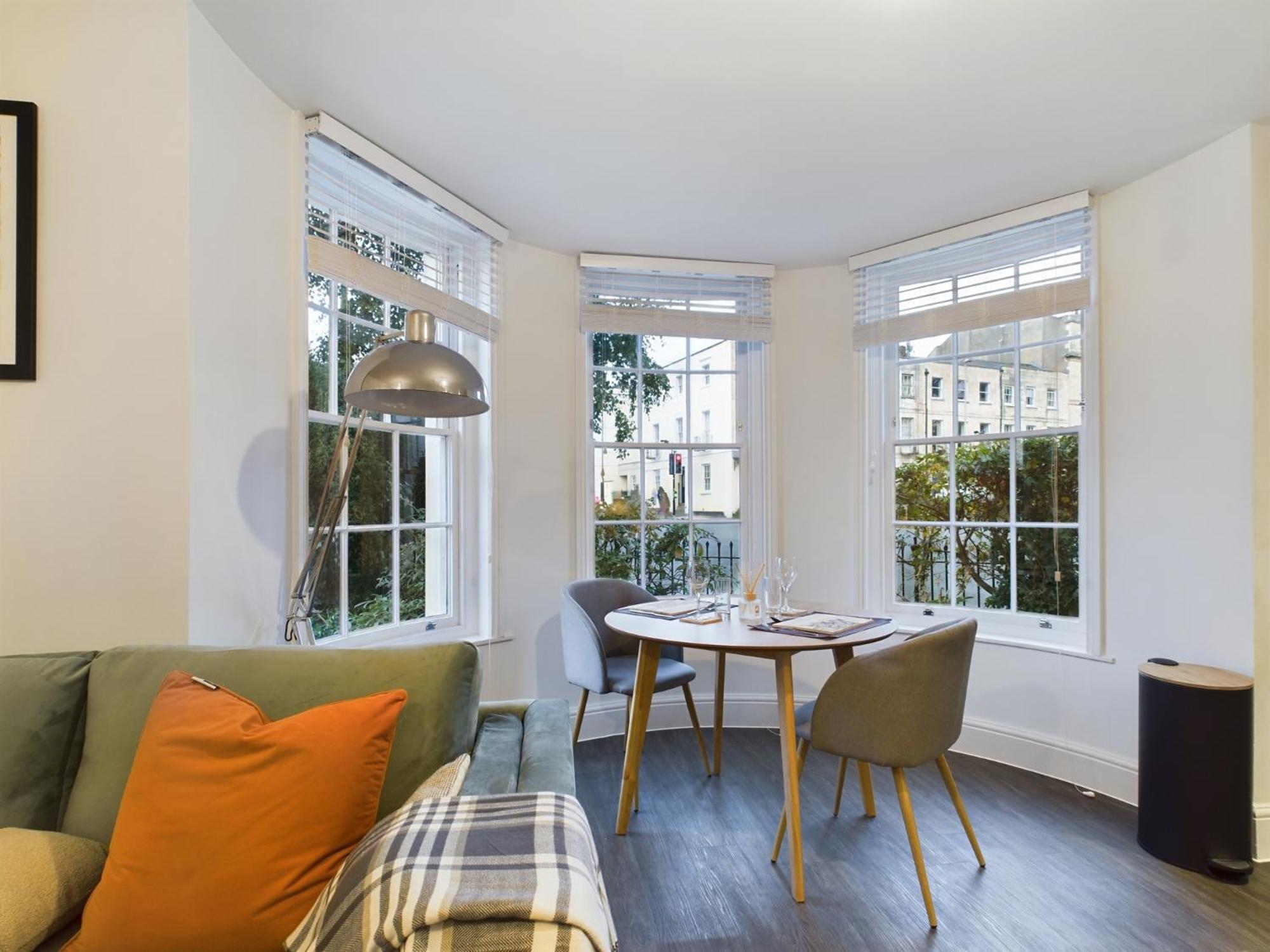 The Grove King Bed Wi-Fi Ev Charger Apartman Cheltenham Kültér fotó